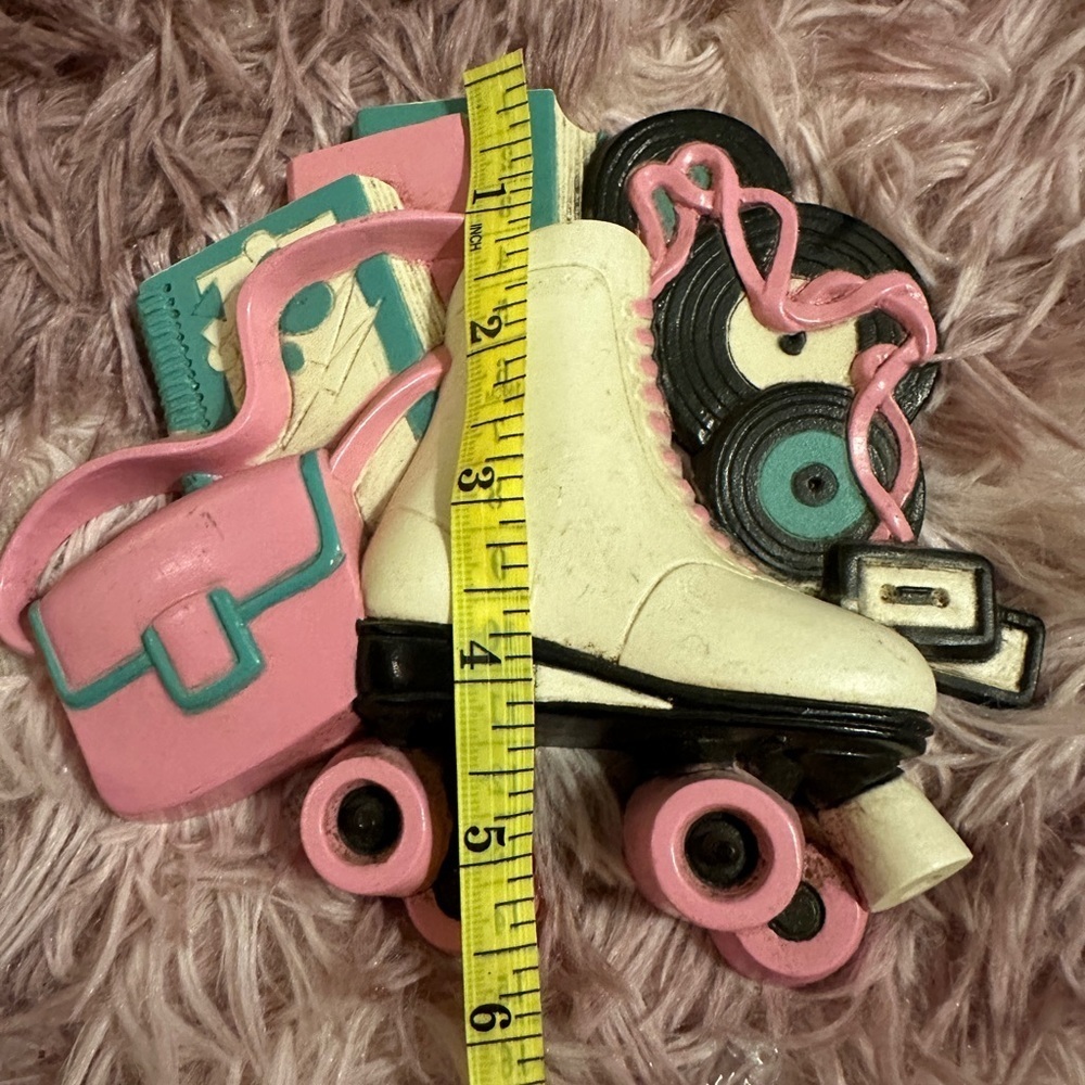 Burwood 1993 Wall Plaque Roller Skate Cassette Sneakers Phone Cheerleaders - Picture 12 of 12